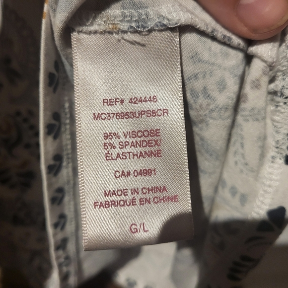 Max & Coco Women's Sleeveless Patterned Top - Picture 3 of 4